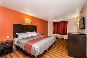 Motel 6 Peoria, IL