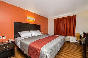 Motel 6 Peoria, IL