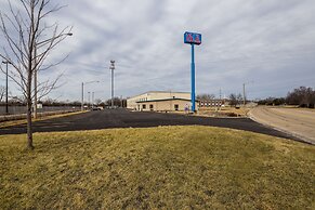 Motel 6 Peoria, IL