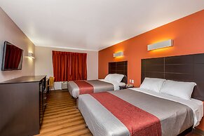 Motel 6 Peoria, IL