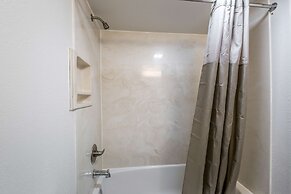 Motel 6 Peoria, IL