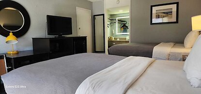 Quality Inn & Suites Gulf Breeze Bayside near Pensacola Beach