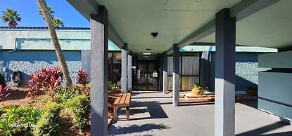 Quality Inn & Suites Gulf Breeze Bayside near Pensacola Beach