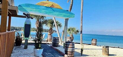 Quality Inn & Suites Gulf Breeze Bayside near Pensacola Beach