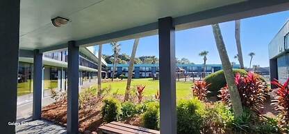 Quality Inn & Suites Gulf Breeze Bayside near Pensacola Beach