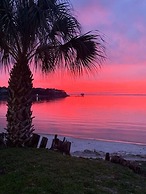 Quality Inn & Suites Gulf Breeze Bayside near Pensacola Beach