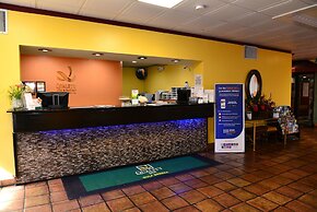 Quality Inn & Suites Gulf Breeze Bayside near Pensacola Beach