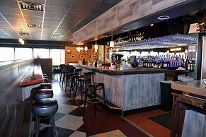 Quality Inn & Suites Gulf Breeze Bayside near Pensacola Beach