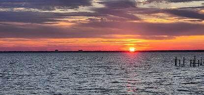 Quality Inn & Suites Gulf Breeze Bayside near Pensacola Beach