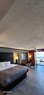 Quality Inn & Suites Gulf Breeze Bayside near Pensacola Beach