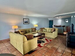 Quality Inn & Suites Gulf Breeze Bayside near Pensacola Beach