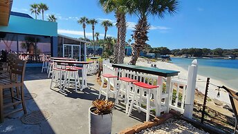 Quality Inn & Suites Gulf Breeze Bayside near Pensacola Beach