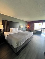 Quality Inn & Suites Gulf Breeze Bayside near Pensacola Beach