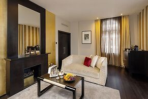 60 Hyde Park Gate Hotel