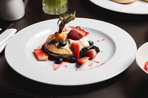 60 Hyde Park Gate Hotel