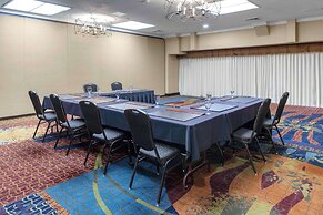 Embassy Suites by Hilton Kansas City Plaza