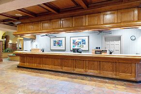 Embassy Suites by Hilton Kansas City Plaza