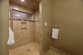 Comfort Suites