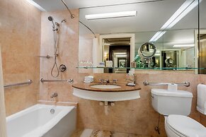 Omni Berkshire Place