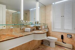 Omni Berkshire Place