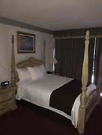 Travelodge by Wyndham Niagara Falls Fallsview