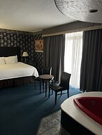 Travelodge by Wyndham Niagara Falls Fallsview