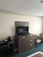 Travelodge by Wyndham Niagara Falls Fallsview