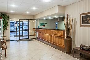 Quality Inn & Suites Grants - I-40