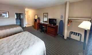 Quality Inn & Suites Grants - I-40