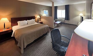 Quality Inn & Suites Grants - I-40