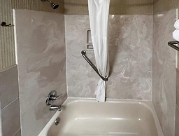 Quality Inn & Suites Grants - I-40