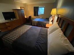 Economy Inn North Randall