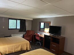 Economy Inn North Randall