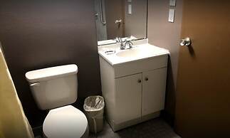 Economy Inn North Randall