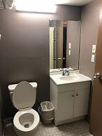 Economy Inn North Randall