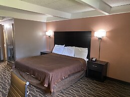 Economy Inn North Randall