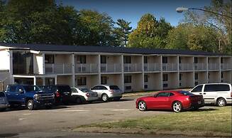 Economy Inn North Randall