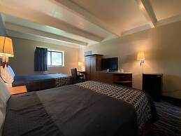 Economy Inn North Randall