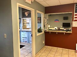 Economy Inn North Randall