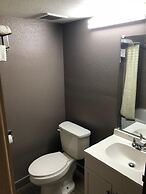 Economy Inn North Randall