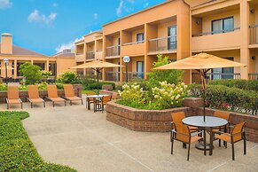 Courtyard by Marriott Chicago Deerfield