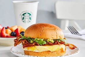 Courtyard Fairfax Fair Oaks