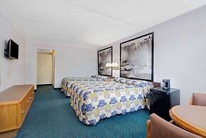 Super 8 by Wyndham Niagara Falls North