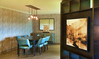 Embassy Suites by Hilton Portland Tigard