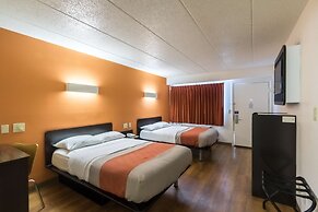 Motel 6 Crawfordsville, IN