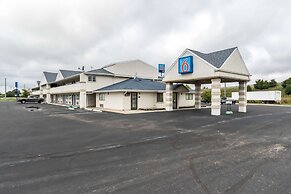 Motel 6 Crawfordsville, IN