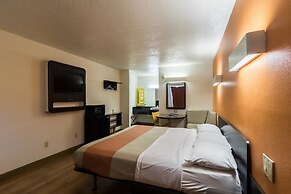 Motel 6 Crawfordsville, IN