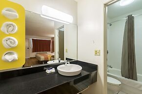 Motel 6 Crawfordsville, IN