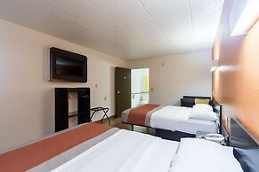 Motel 6 Crawfordsville, IN