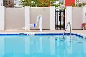 Holiday Inn Express Washington DC East - Andrews AFB by IHG